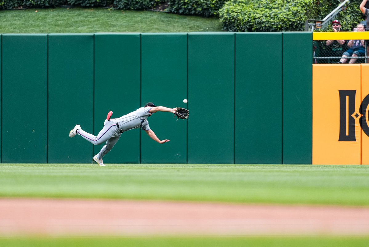 Marlins's tweet photo. Flying fish spotted at PNC Park 👀 https://t.co/4vvykvVj3q