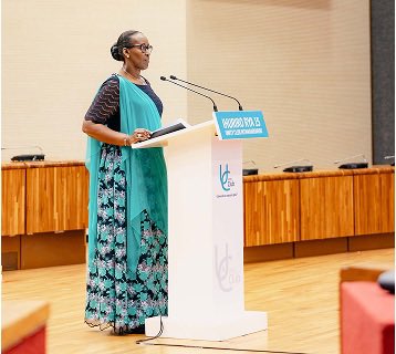 Kind__0's tweet photo. “Kuri twebwe, intero n’inyikirizo izakomeza kuba Ndi
Umunyarwanda. Ishingiro ry’ubumwe bwacu n’inzozi
dusangiye; dusangiye umuco, dusangiye ururimi,
dusangiye igihugu, n’Imana y’u Rwanda kandi ikaba
imwe.” - Nyakubahwa Madamu Jeannette Kagame https://t.co/vxk5N1DHdo
