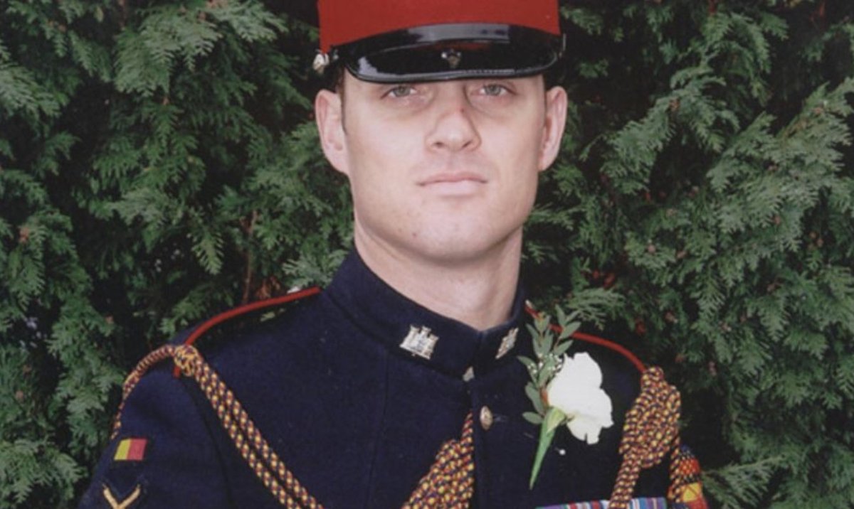 KeyserSosse's tweet photo. 15th June, 2012

Norwich born Corporal Alex William Guy, aged 37, lived in St Neots,Cambridgeshire, and of 1st Battalion The Royal Anglian Regiment, was shot and killed by insurgents, in Nad 'Ali, Helmand Province, Afghanistan 

Lest we Forget this brave man who gave his all 🏴󠁧󠁢󠁥󠁮󠁧󠁿🇬🇧 https://t.co/CLigTD8sR2