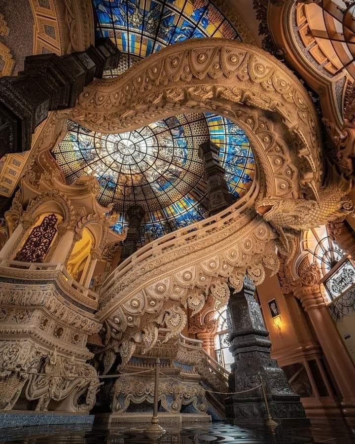 lavieestbelIe's tweet photo. The Erawan Museum in Thailand https://t.co/FvffRYhZsL