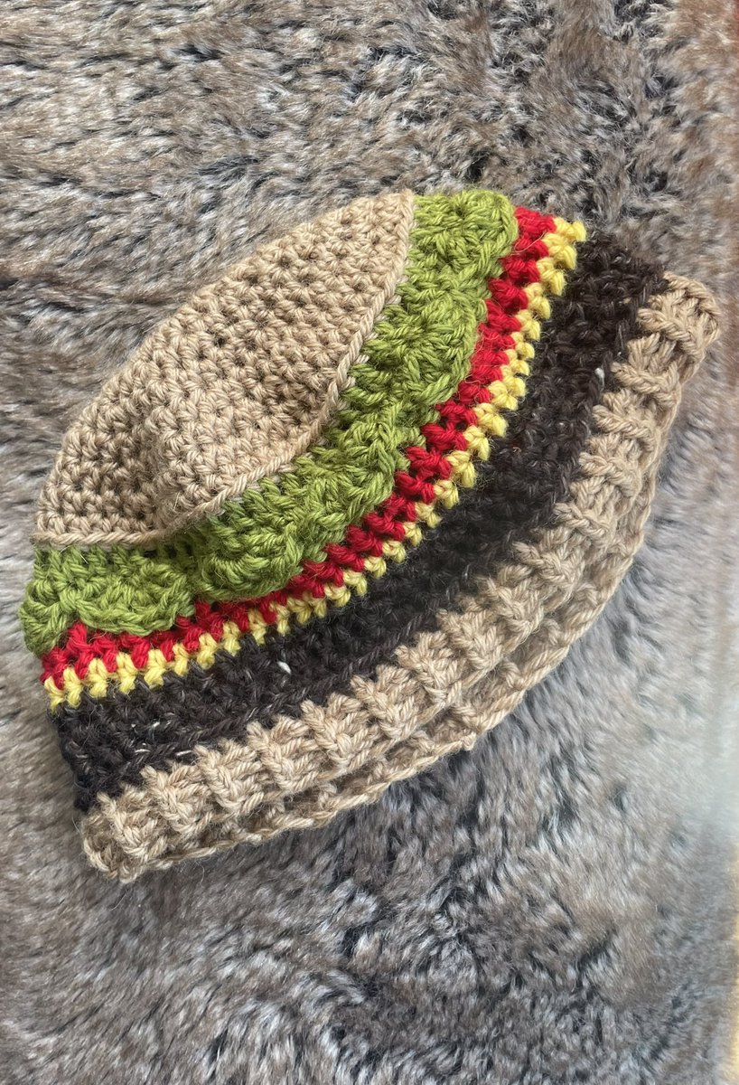 ao3death's tweet photo. I make borger hat in edmonton https://t.co/ovpktMQmfA