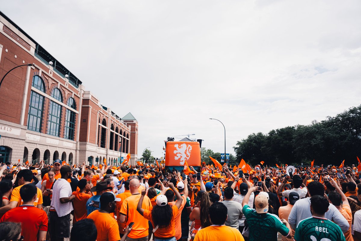 OnsOranje's tweet photo. In case you’ve missed it. Oranje is here! 🤩

#NothingLikeOranje #FIFAWorldCup #NEDJPN https://t.co/HVYFlrPty2