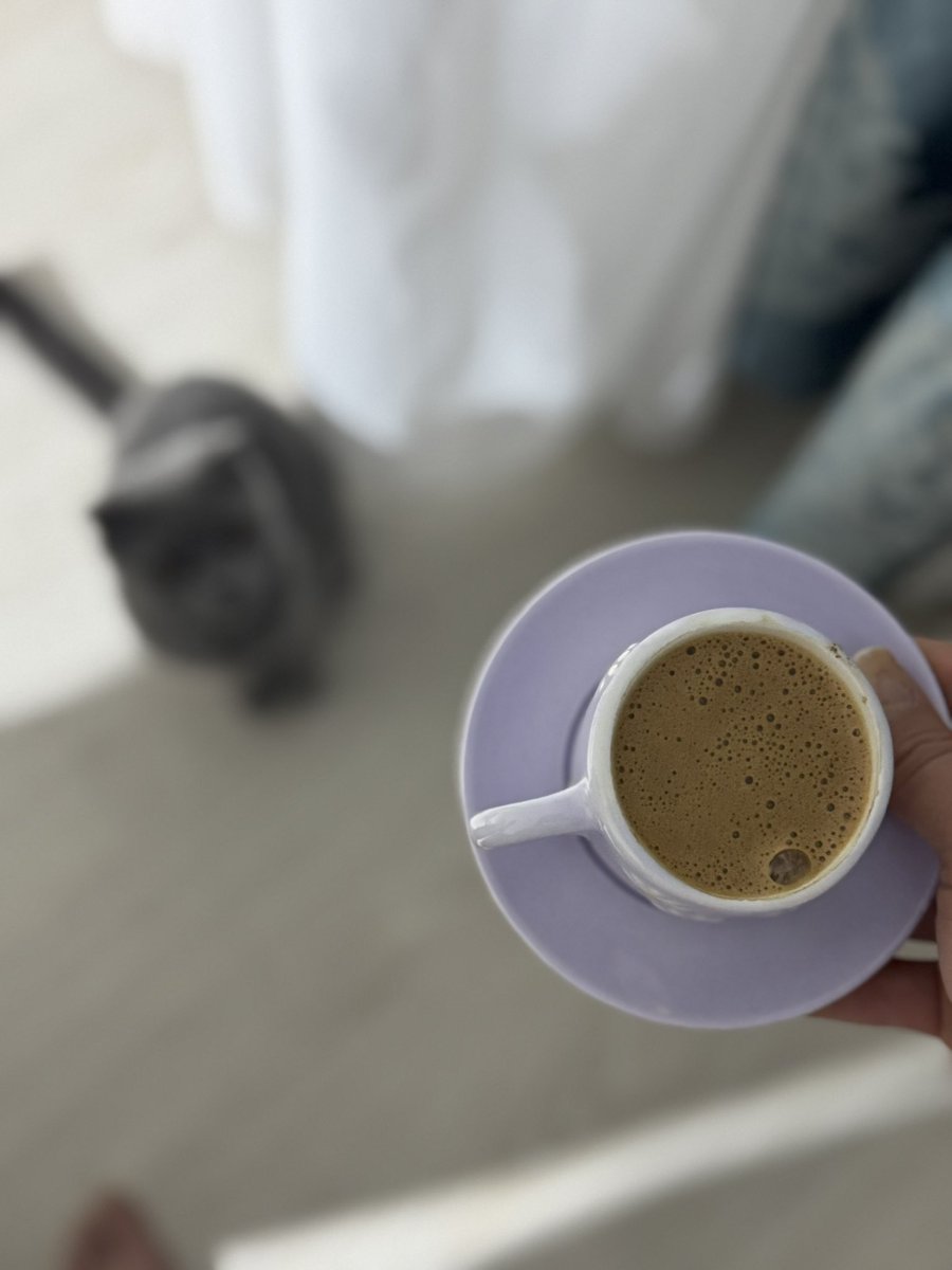 ayzz112's tweet photo. Ah kahvem canım kızım 🌸🫠☕️ #kahve https://t.co/DqfDtndKqh
