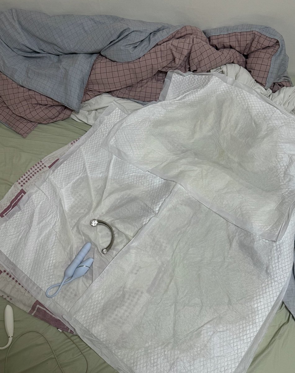 yyluvtfb66's tweet photo. @saharaoasis_ 最爽的潮喷小玩具……一直在喷，我将永远拥护调教棒！搭配一个吮吸玩具简直是爽上加爽 https://t.co/wL097fdvcW