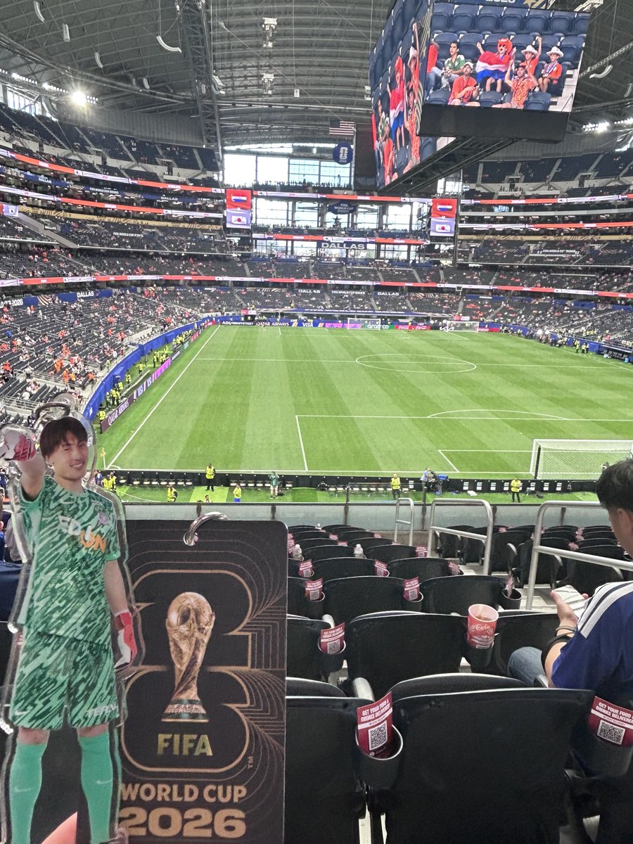 threearrowsSFC's tweet photo. ⏳🇯🇵v🇳🇱 Best wishes to Samurai Blue and Keisuke Osako for a successful World Cup! 🏹🏆 https://t.co/6UxqRPNMPx