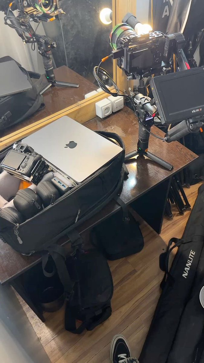 streamersmedia2's tweet photo. Rigged, packed, and ready. 
Camera on gimbal, Viltrox monitor, MacBook for edits, Nanlite lights in the bag. 
This is the workspace that pays the bills 💼 #ContentCreator #Filmmaking https://t.co/6lfjNVHMhI