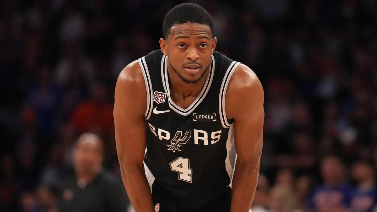 HSTPodcast's tweet photo. Everybody says the Spurs gotta trade De'Aaron Fox.  He's averaging $55M per over the next 4 yrs.  Who's trading for him?
🏀 Not a Top 35 player
🏀 Prob 3rd best PG on his own team
🏀 4 Damn Good PG's about to be Drafted https://t.co/RFCJeYQNF5