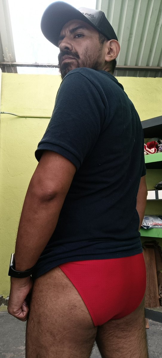 Marko_ApoloX7's tweet photo. Con mi bikini rojo de la marca @Glotonwear_mx me siento cómodo y fresco, alguien quiere manosearme?? Ando cachondo... 💪🏾🐺🩲🐾😈 https://t.co/8EGhGqfEdn