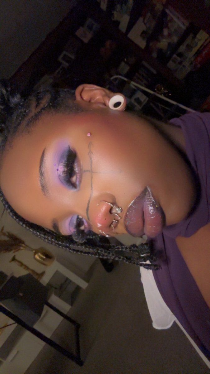 GoddessLay tweet media