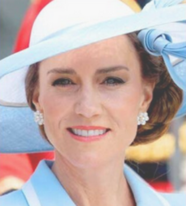 NWDisorder1111's tweet photo. Am I the only one who thinks this does NOT look like the real Kate?? 

#KateWhatHappened
#RoyalDeception
#AbolishTheMonarchy https://t.co/GX6cthQvE5