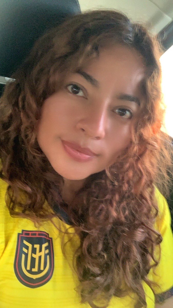 Solcito_1127's tweet photo. Vamos mi Tri 🇪🇨🙌🏻🤞🏻 https://t.co/yyq6Q0wuzq
