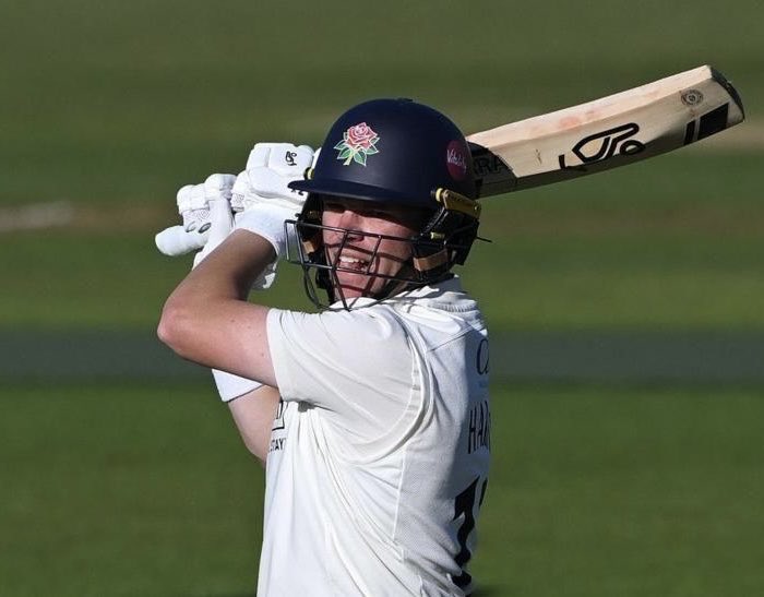 Estrella_Sports's tweet photo. More runs for Marcus Harris in England carrying his bat with 91 not out for Lancashire against Kent in the County Championship! 👏👏👏 https://t.co/JfoNuAxQxu