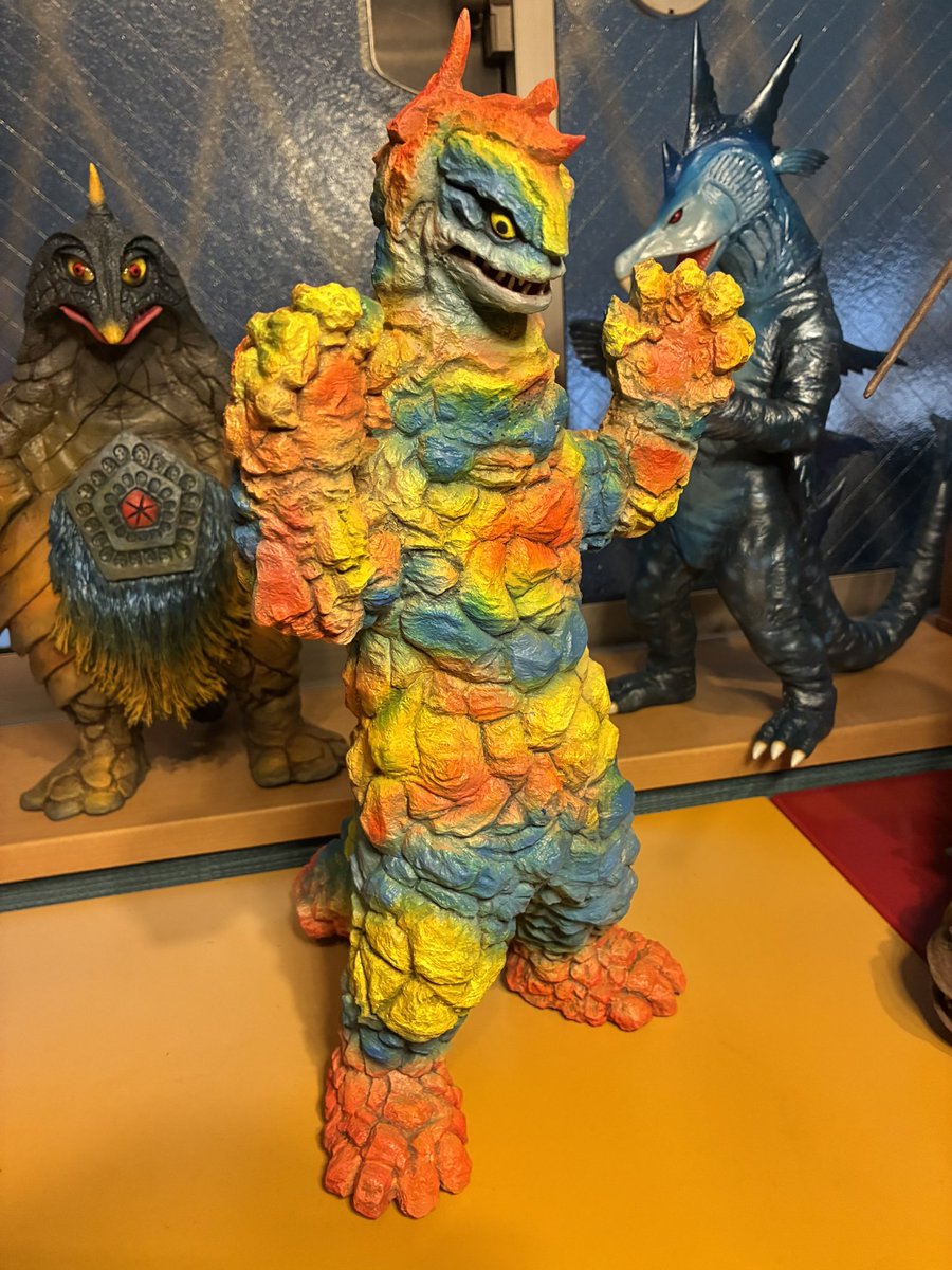 x9DaEHuFd93pqul's tweet photo. 凶暴怪獣アーストロン完成記念、帰ってきたウルトラマンの怪獣大集合、全て私が組み立て塗装した怪獣達です

⁡ #帰ってきたウルトラマン
 #returnofultraman
 #怪獣
 #arstron 
 #ultraman https://t.co/he0V37r5uo