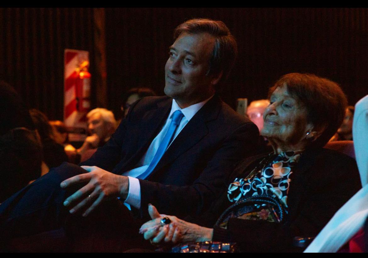 MartinSoria_'s tweet photo. Hoy despedimos a Taty Almeida, símbolo de la lucha por los derechos humanos y por la Memoria, la Verdad y la Justicia. 

Su compromiso y valentía dejan una huella imborrable en la Argentina. QEPD. https://t.co/uj2iJze0Ds