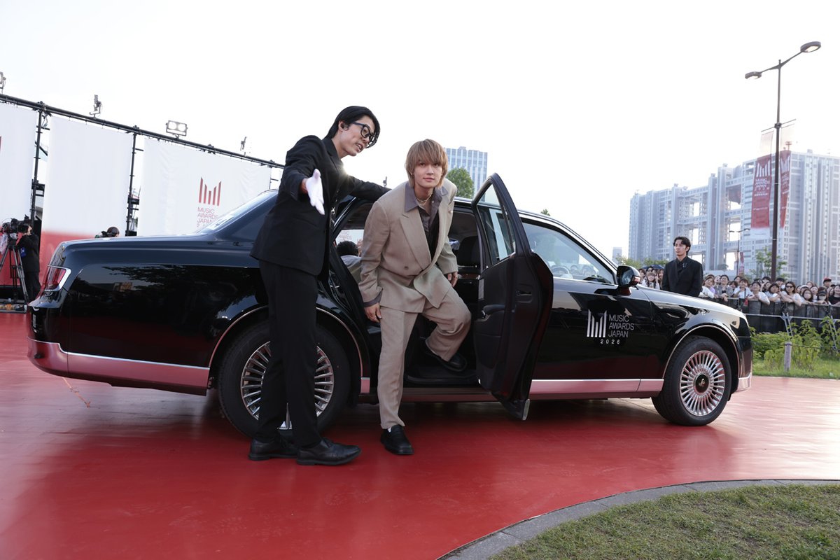 edgelinetokyo's tweet photo. M!LK「MUSIC AWARDS JAPAN 2026」レッドカーペットで『好きすぎて滅！』 https://t.co/D2Hof00I1A

公式写真9枚追加
#MAJ2026📷 https://t.co/x8GURgjalR