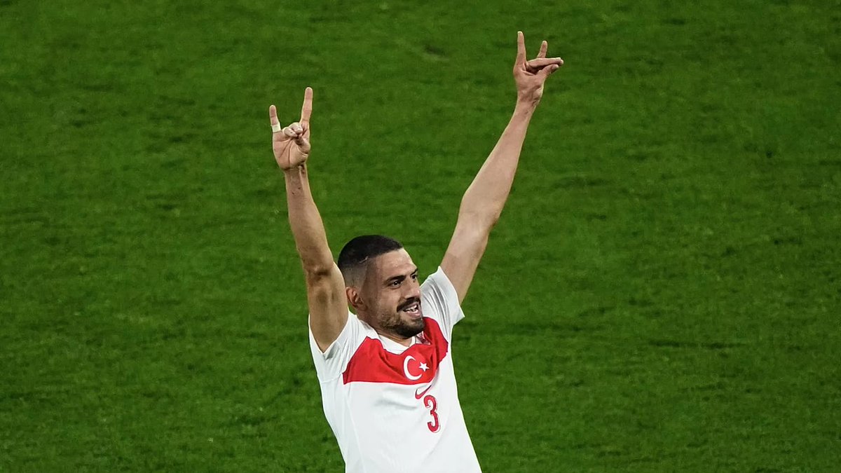 eccaliskann's tweet photo. ülkücülük nedir, ülkücülük tam olarak kaypak bıyıklı merih'tir. https://t.co/K48P4of2Ll