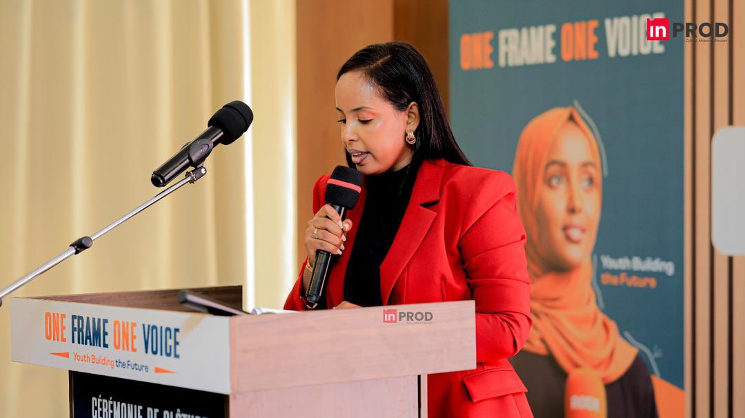 Ilyasdawaleh's tweet photo. Aux côtés de ma collègue de la jeunesse & culture Mme Fardouza Moussa, j’ai eu le plaisir d’assister à la remise des prix du concours « One Frame, One Voice – Youth Building the Future » organisé par InPACT.

Bravo aux participants du concours, aux lauréats, aux partenaires, aux sponsors et à toute l’équipe de l’association InPACT, avec une mention spéciale à Amina Houmed. Belle initiative qui mérite admiration 👍
Notre jeunesse regorge de talents. Continuons à lui offrir des espaces pour s’exprimer, créer et bâtir l’avenir. 👏🇩🇯