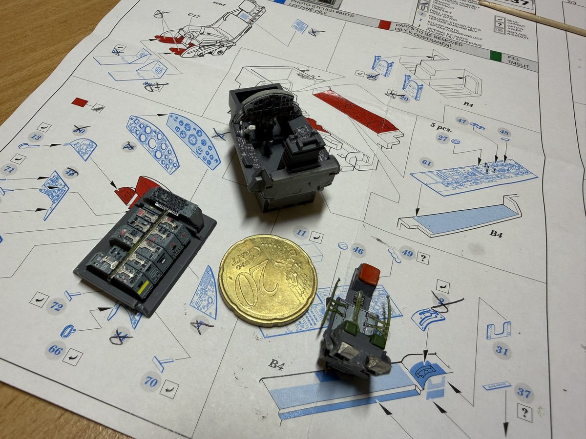 StijnVht's tweet photo. 20 cent for scale https://t.co/H4fjY5xrI0