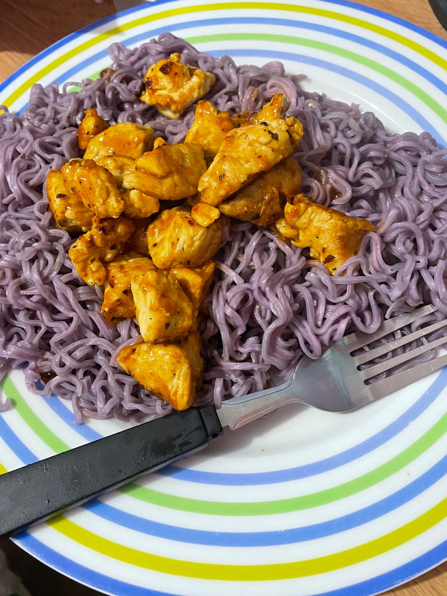 WilllowWisp's tweet photo. Eating the dubious food tonight https://t.co/XutsFEzJMs
