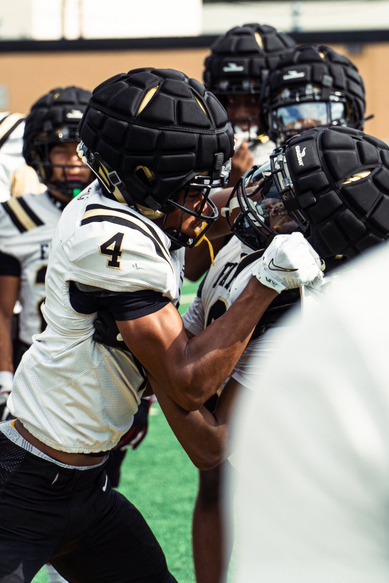 DMarco_04's tweet photo. Recruiters tomorrow June 15th marks the official start of the NCAA Contact Period for the Class of 2028 !! If you need a ATH who's bound to make an impact on both sides of the ball CHECK ME OUT !! Can't wait to see what the future holds for us !!

📲: 4045434012 https://t.co/6SwRBGJCNz