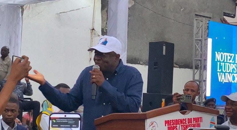 7Ledia7's tweet photo. [#RDC : Pouvoir ya pété !

Pouvoir ya ba milice !

Pouvoir ya damu kumi kono👇👇👇] https://t.co/1xqBI52SNK