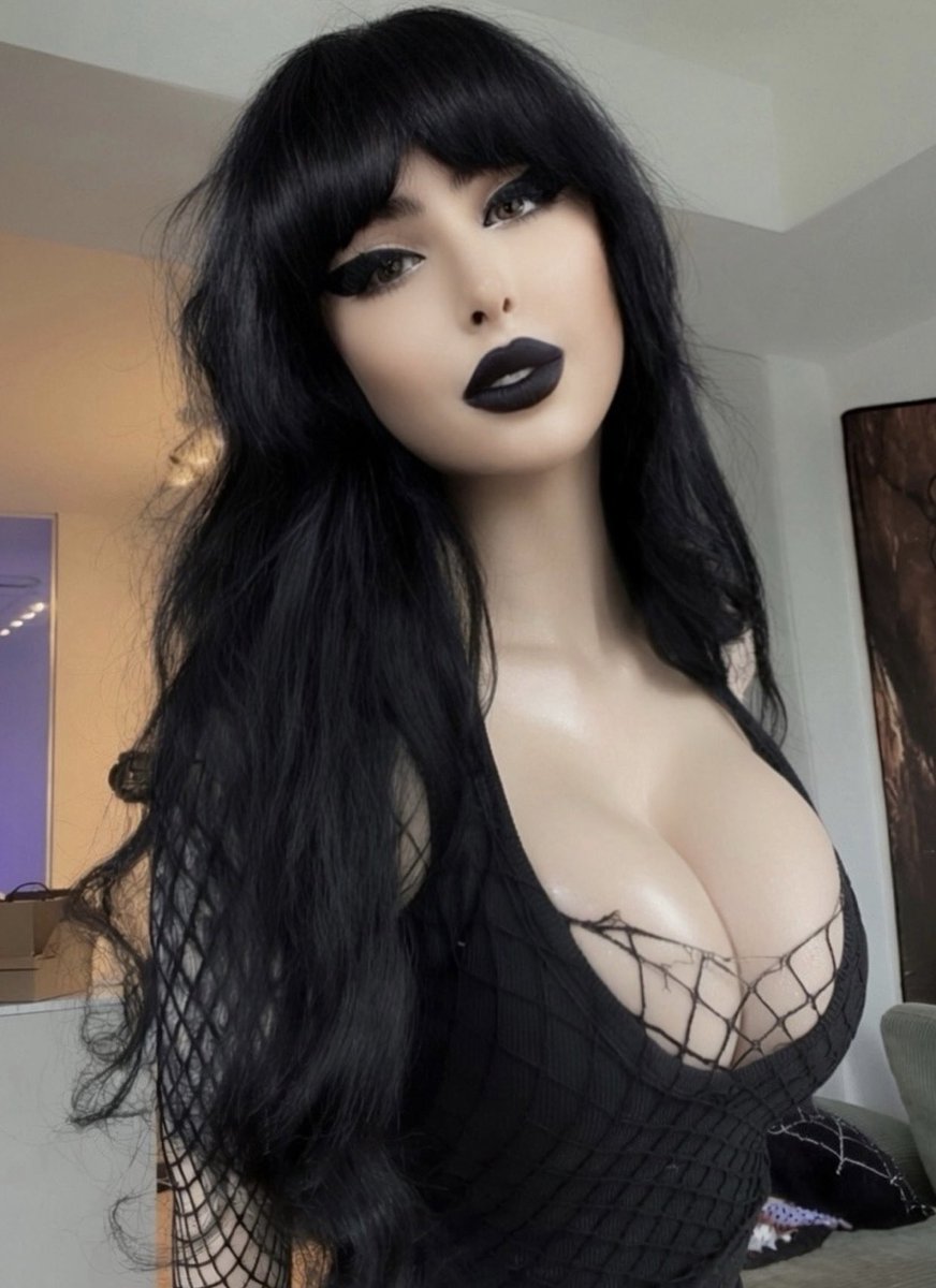 celthewitch's tweet photo. Post-stream selfie from your fav goth https://t.co/1hZXHho6RW