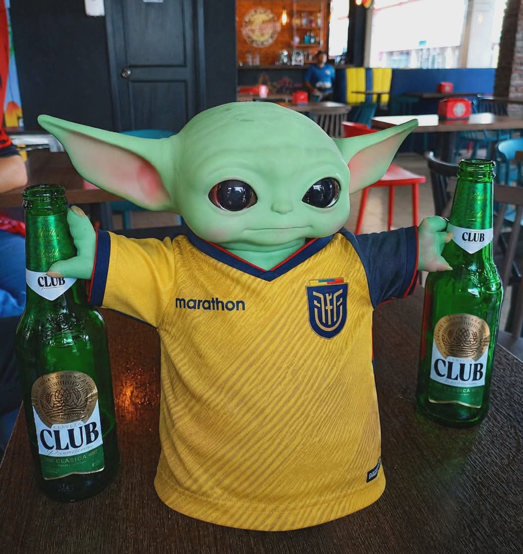 Orden66_Ec's tweet photo. La Fuerza está con Ecuador  🇪🇨⚽
No importa si eres Jedi, Mandaloriano o rebelde... todos alentamos a la Tri!

¡Vamos Ecuador! 💛💙❤️
Este es el camino. https://t.co/xTLIz3tqcb