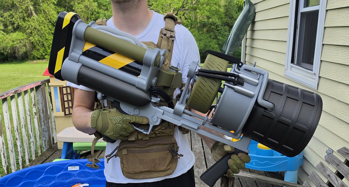 OldPine3D's tweet photo. Full Scale thundergun replica
#callofduty #blackops #codzombies #3dprinting 

@MrDalekJD @MrRoflWaffles @NoahJ456 @MrTLexify @BlackOpsAmazing @TheGamingRevo3 @TalamGaming @GirlGlitcher @kunjora I would love to send you something as a thank you for what you do for the community. https://t.co/gk8ZnQUKH4