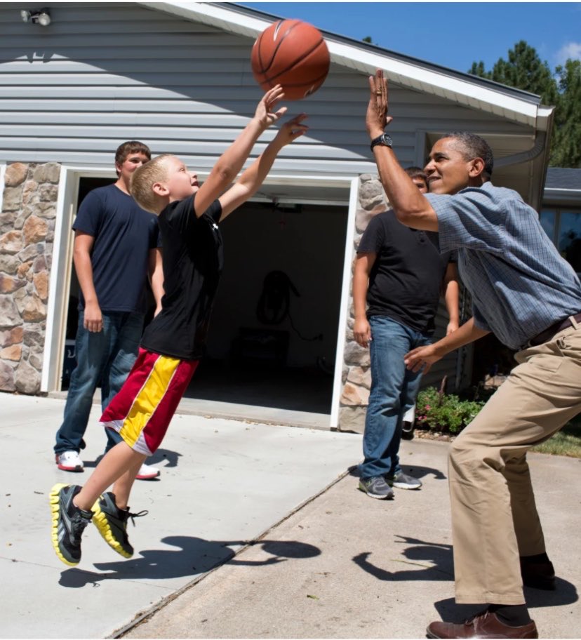 LisaGrande13's tweet photo. The One And Only
President Barack Obama
#Obama
#ObamaAppreciationDay
#Skillz โน๐พโโ๏ธ https://t.co/otvMU5bgKh