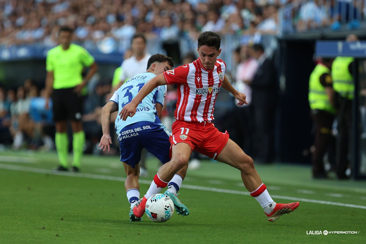 Salva_Arm's tweet photo. Empate que deja todo por decidir. Buen resultado para volver a casa con el factor campo a favor. Bastante concentrado el equipo durante los 90 minutos. En una semana sabremos si somos o no equipo de Primera División. Vamos😎💪🏻⚪️🔴 https://t.co/IXoBLiCaVO