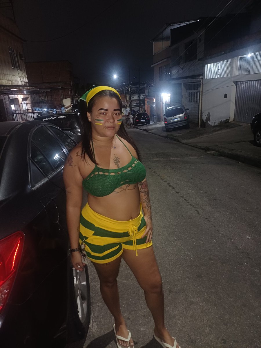 Marichefinha's tweet photo. brasileira 💚💛 https://t.co/1RXWWJOBQY