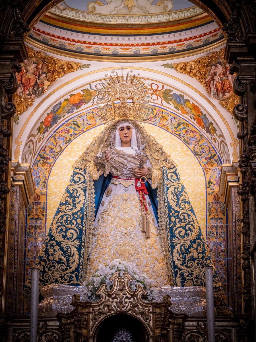 VivaEspDeTriana's tweet photo. ¡Qué bendecida es la ciudad de Sevilla! ¡Tienen tanto la Madre de Dios como la gloria del Reino de Dios en ellos!

Ser de la Esperanza de Triana es algo esencial. 

📸 Manuel Llorente https://t.co/tEgpELAolH