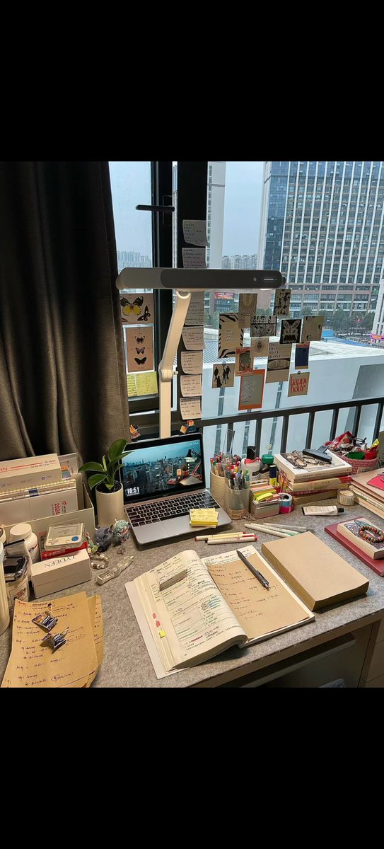 EstrellaMico's tweet photo. Upgrade your desk vibe: one small potted succulent, a handy wireless charger, and a stack of neat notebook – productivity never looked so good!， https://t.co/wNatXMXoNH