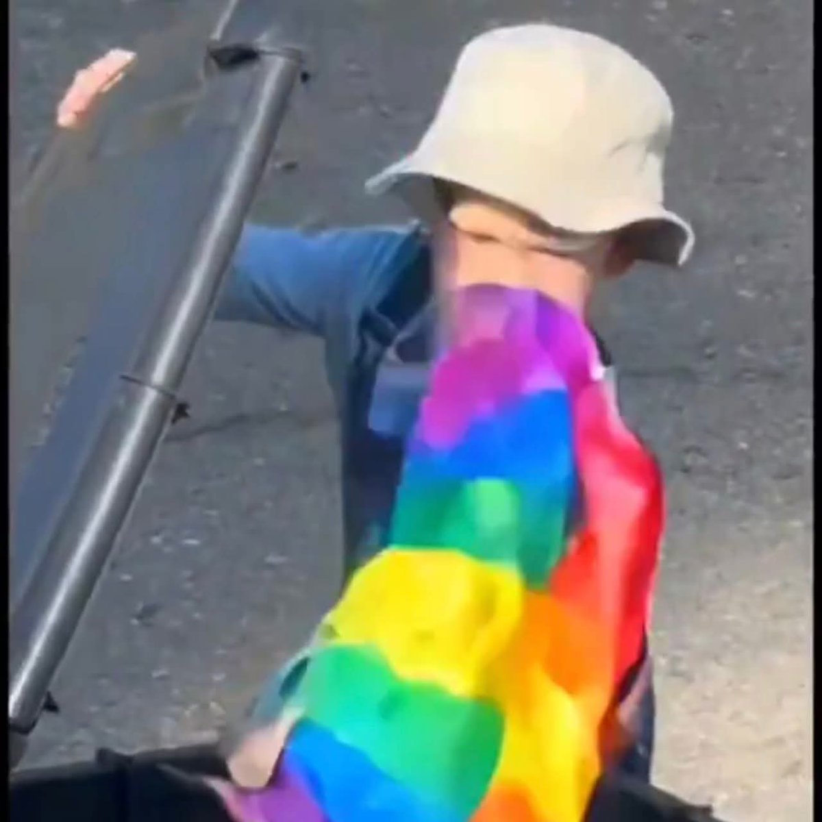 Sabiha1278's tweet photo. This kid was given a Pride flag and immediately threw it in the trash👏🏾🤣 https://t.co/y1nttyFv6r