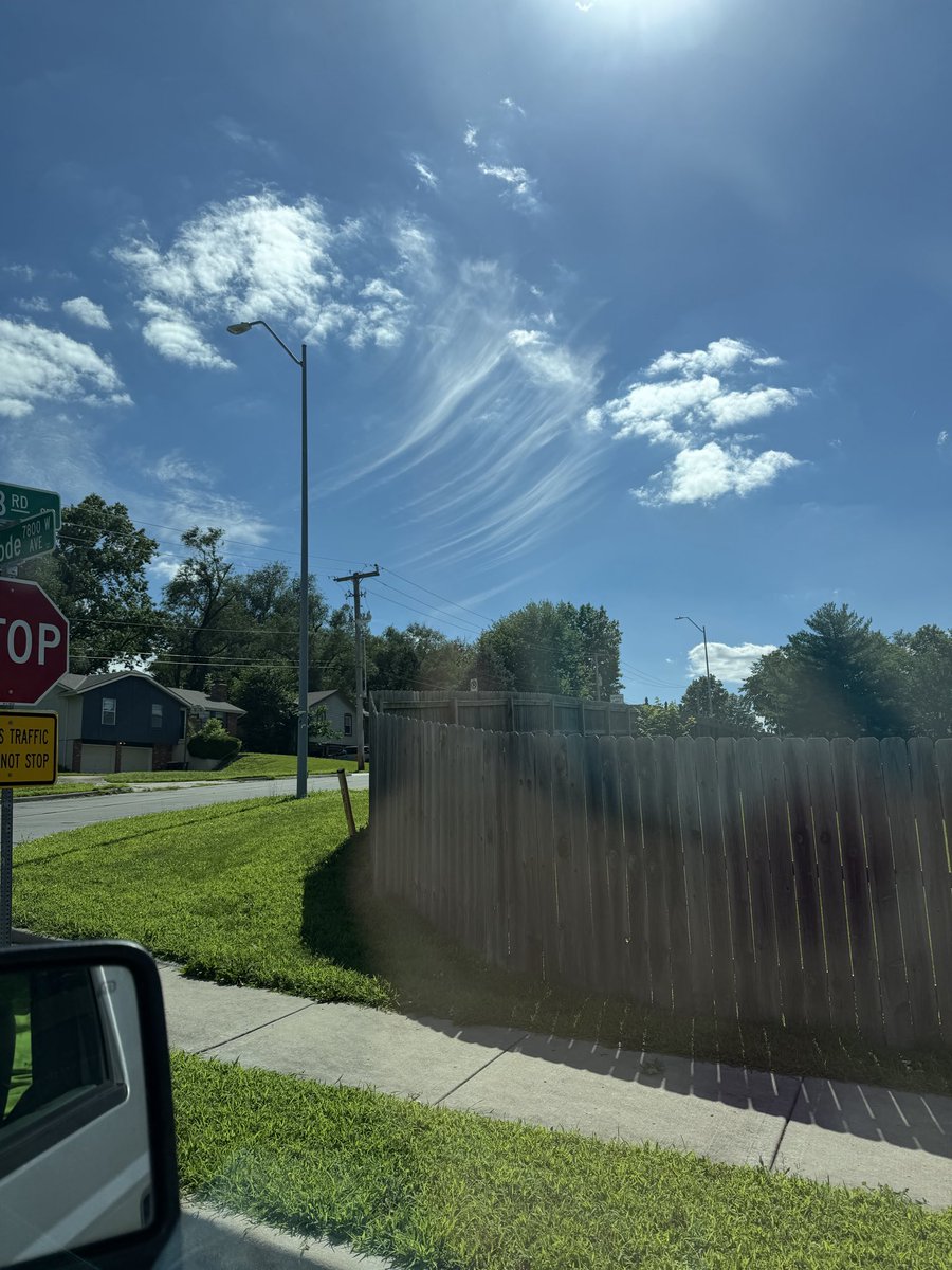 naderchaser2's tweet photo. Why? What is this? How cool https://t.co/lVqytLPgjy