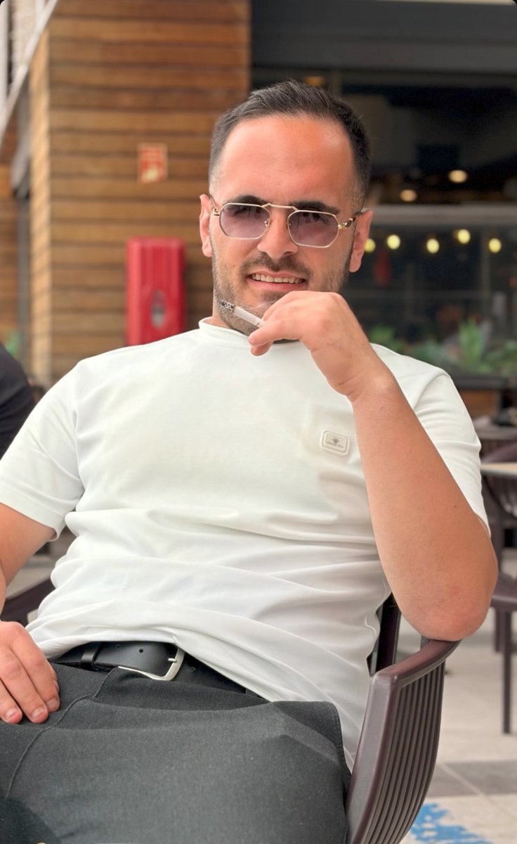 edokaleenn's tweet photo. hesaba 4 haneli para geçtiği an bizim göt kalkıklığı https://t.co/heGNihmZpy