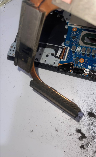 DrComputer09's tweet photo. Servicio Técnico en Computación a Domicilio en Caracas WhatsApp: https://t.co/ELuYJ13me2 página web: https://t.co/cur1SpuV1t

Mantenimiento físico a laptop Lenovo, imágenes antes y después del mantenimiento. https://t.co/ZHFTtzwL3n