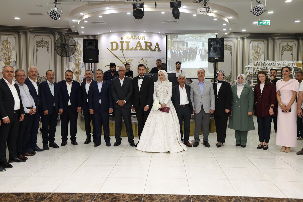 romeroglu41's tweet photo. 🔹 Cansu &amp; Mücahit,
🔹 Büşra &amp; Ümit, 
🔹 Semiha &amp; Musa,
🔹 Büşra &amp; Hasan,
🔹 Merve &amp; Ümitcan,
🔹️Şevval &amp; Ahmet,
🔹️Esra &amp; Mehmet Emin kardeşlerimizin mutlu günlerinde yanlarında olduk. 

Genç çiftlerimize ömür boyu sağlık, huzur ve mutluluk diliyorum.

#BuŞehirHepimizin https://t.co/FA1HMmhWP1