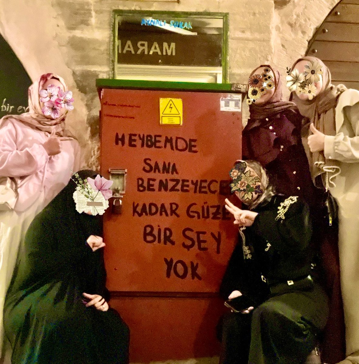 birdenibarett's tweet photo. ‘Bizi bir zamanlar bir araya getiren o güzel anılar’ https://t.co/4D4xbaEAIS