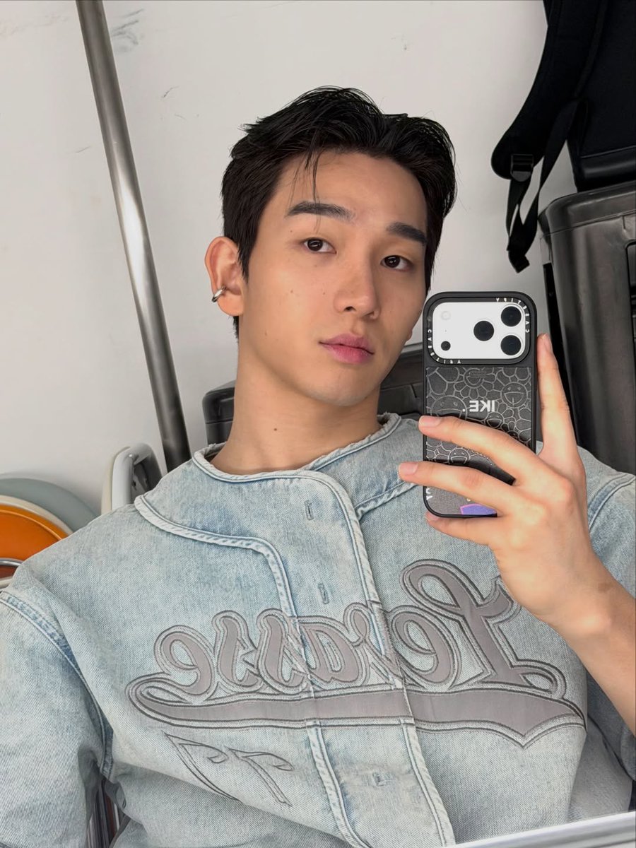 yellowbois_kr's tweet photo. [민혁]

연습 끝났어! https://t.co/pEroAgsUvy