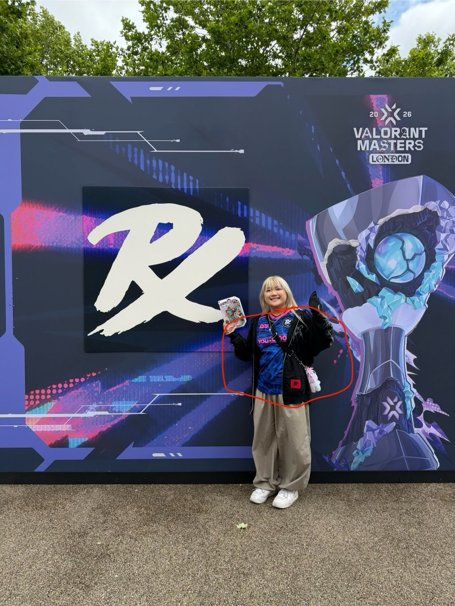 jchan0418's tweet photo. To whoever broke into our car while my boyfriend and I were at Masters London, I hope you know that even though nothing of real monetary value was taken, they all meant the world to my boyfriend and I. Shame on you. 
#VALORANTMasters #VCT #VALORANT https://t.co/Cj7pZqBKMw