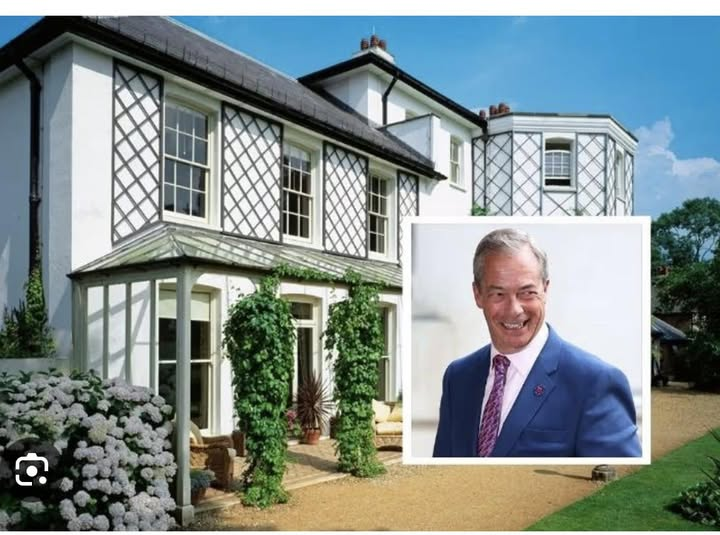 dave43law's tweet photo. Today Farage wrote a 5000 word diatribe dog whistle to his followers about 'forriners' having housing when British people cannot access it.

Brilliant Nigel they scream

Now think - he has 4 houses (at least) , his girlfriend whom he lives with another...... https://t.co/qhDWqCu2zG