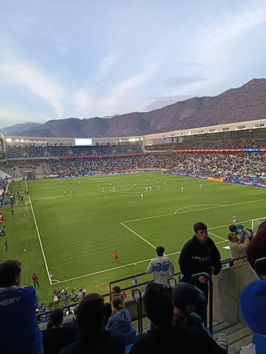 diagonalalarco's tweet photo. Vamos siempre a todos y acá te estamos alentando, descontrolados y de corazón 🎶🎵 ⚪🔵⚪ #LosCruzados https://t.co/1ziXQsQjHQ