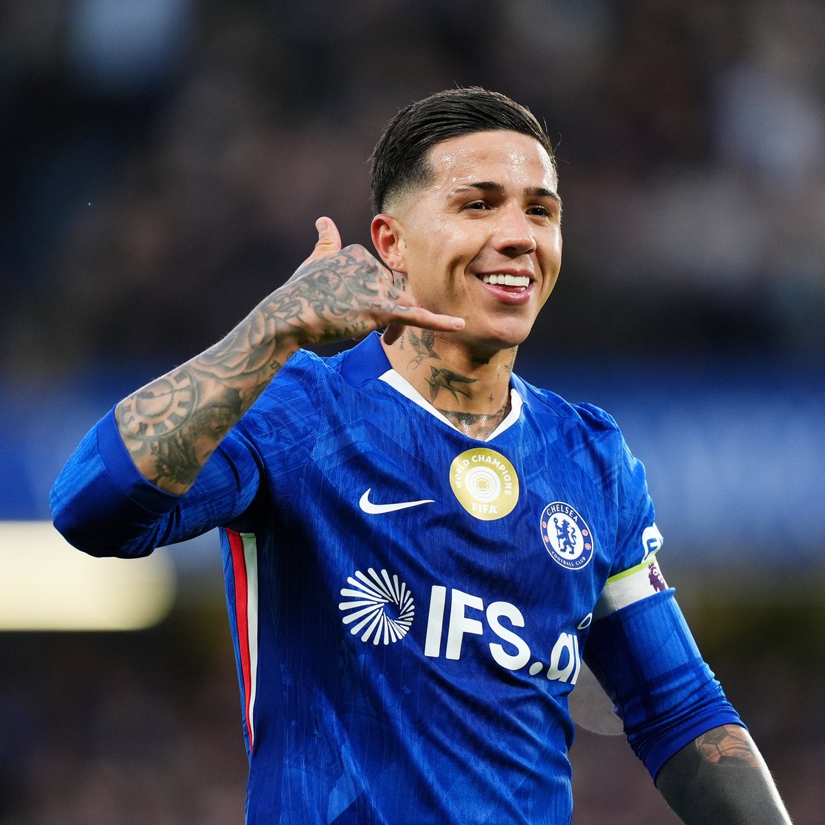 ActuFoot_'s tweet photo. 🚨 ENZO FERNANDEZ VEUT REJOINDRE LE REAL MADRID CET ÉTÉ ! 🤍

Le prix demandé par Chelsea reste de 139 millions d'euros.

🗞️ @JacobsBen https://t.co/Ylkn2KRLdP