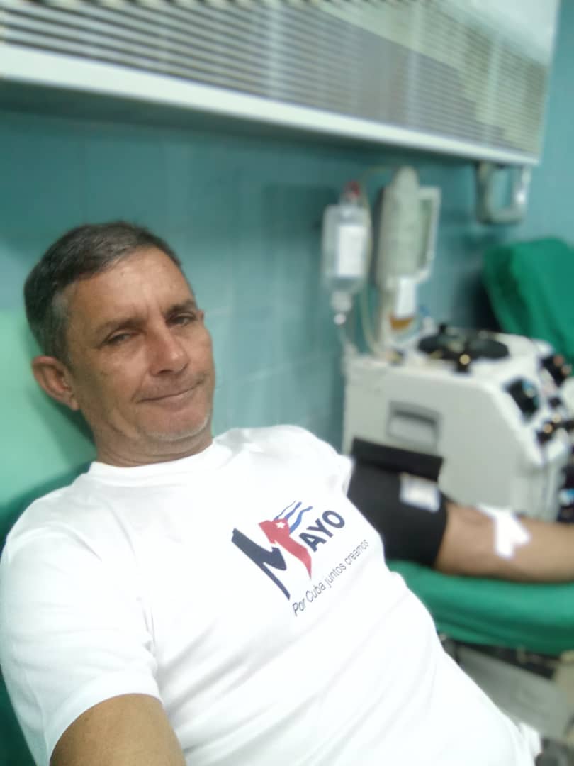 SSDTLTDirec's tweet photo. Donar plasma salva vidas y beneficia tu salud: renueva células, reduce hierro en sangre y ayuda a pacientes críticos. Tu compromiso es un acto de doble solidaridad: das vida al que recibe y cuidas de ti. ¡Eres un héroe silencioso! 💙 #DonarEsDarVida #DíaMundialDelDonanteDeSangre https://t.co/lbImRyQct3