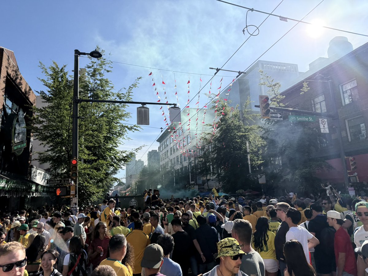 ericgon_'s tweet photo. @JJ_McCullough Granville St yesterday! https://t.co/CmPBFwAGWO