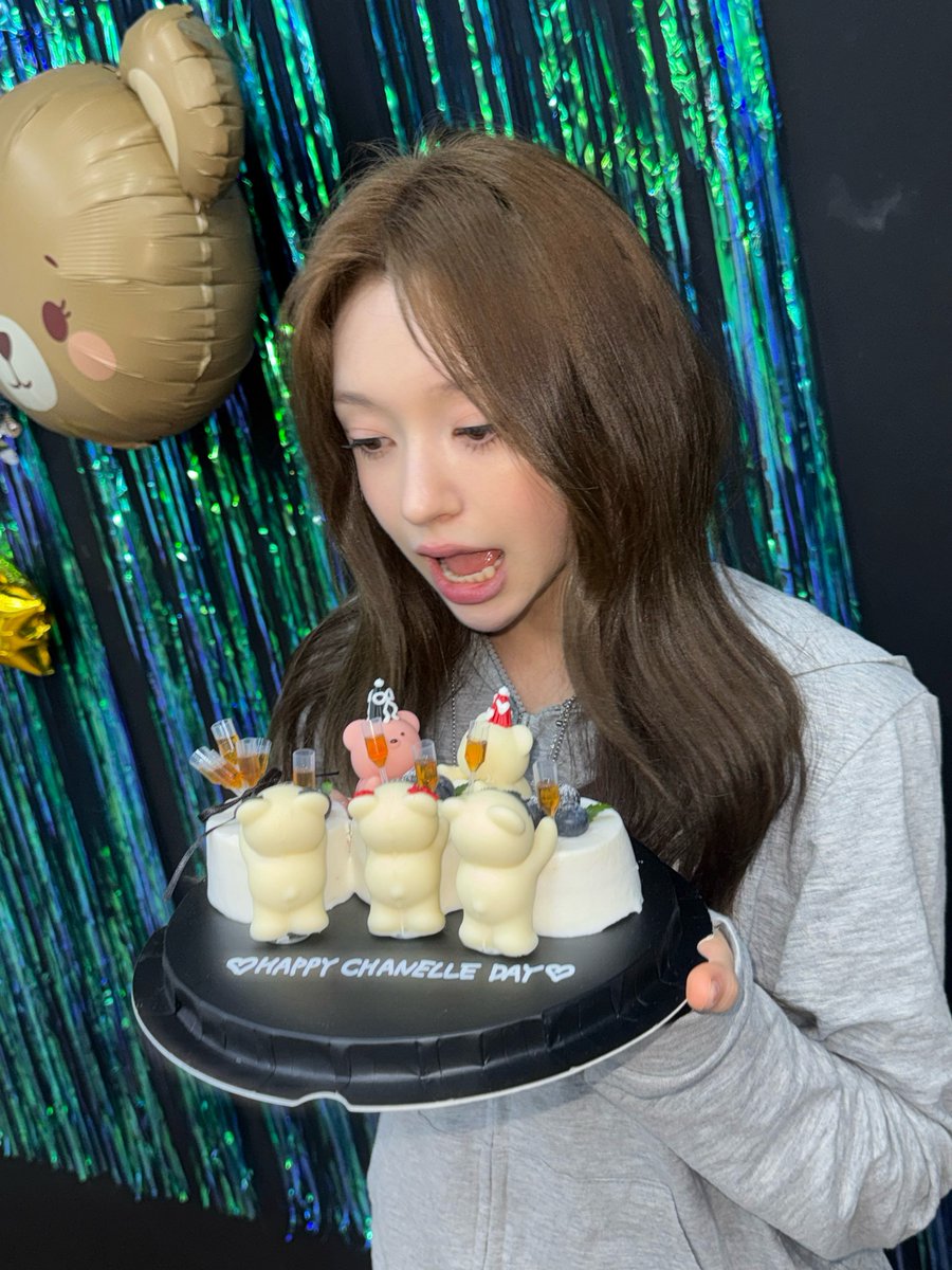 fifty_update's tweet photo. 260614 #CHANELLE weverse post 

(🧸) 오늘 사랑이랑 축하 너무 많이 받아서 세상에서 가장 행복한 사람인 거 같아요. 오늘!! 너무너무 감사해 !! 트웨니 덕분에 오늘 생일 너무 특별했고 행복했어~ 고마워요 !!! 🩵🩵
(1/2)

#FIFTYFIFTY #피프티피프티
#CHANELLEMOON #문샤넬 https://t.co/F7tamLWKbl