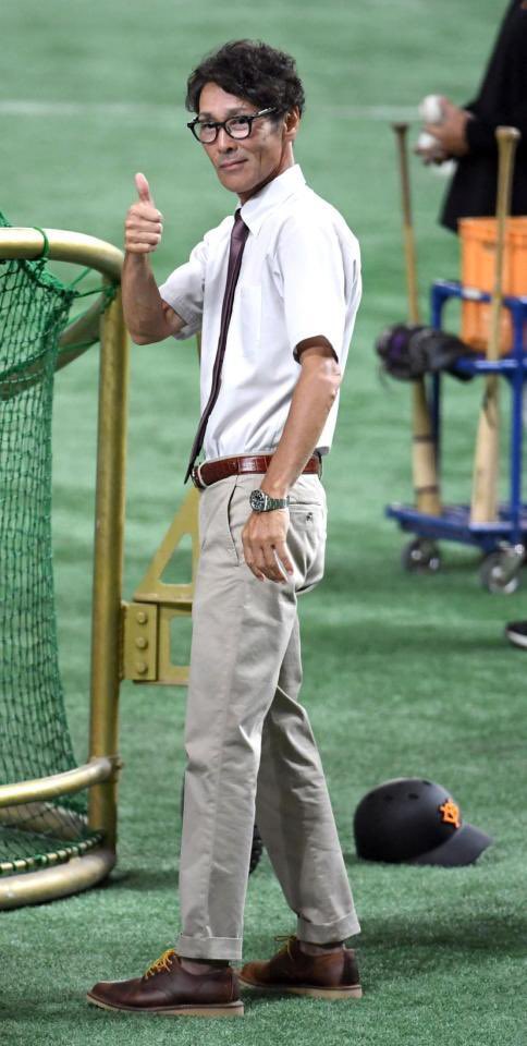 hitoshi_papafit's tweet photo. 現在、50代

半年でマイナス20kgした
「元木大介さん」の
ストレスゼロで痩せた習慣

・毎日「健康でカ���コいい自分」を想像
・1日2リットル必飲。ポイントは常温
・朝のコーヒーで代謝UP
・筋トレ週2、毎日歩く（移動を歩きに）
・あえて「体重を測らない」
・アプリで食べたものを全て可視化
・栄養の知識をつけて賢く食べる
・お酒・砂糖入りドリンクは大幅減
・毎食タンパク質をとることを意識
・音楽聞きながらのウォーキング最強

無理せず一生続けるには習慣化
自分をコントロールするのが
成功への近道。