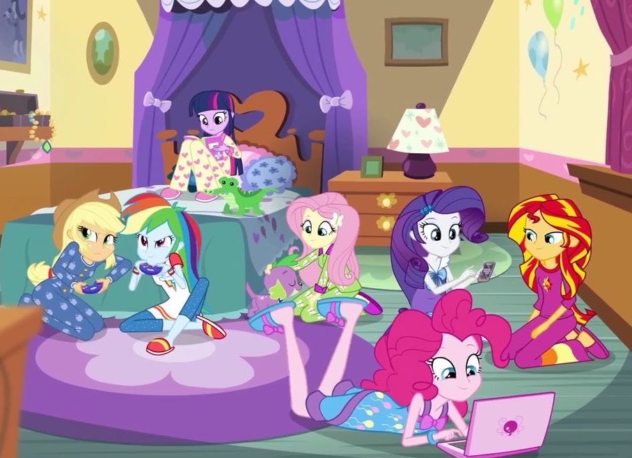 bearberryvee's tweet photo. GUYS let’s all have a slumber party and make sundaes and play ponies https://t.co/03cHXPrCiz