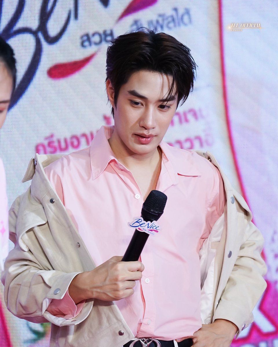 TLEOFFICIALTH's tweet photo. ตอฟ ขอขอบคุณทาง @BeniceThailand  ที่ให้เกียรติเชิญ"พี่เติ้ล" และน้องเฟิร์สวันมาร่วมงานในวันนี้นะคะ ✨🍓

TFO BENICE TOKYO ICHIGO
#BeNiceXTleFirstoneXLotuss

ขอบคุณติดฝน แฟนคลับทุกคนที���มาหาเติ้ลเฟิร์สวันกันในวันนี้นะคะ ทั้งทีมหน้างาน  และทีมหน้าจอที่มาส่งกำลังใจให้ทั้งคู่ และเล่นเทรนด์วันนี้ด้วยนะคะ เดินทางกลับกันดี ๆ น้าา ไว้พบกันอีกงานหน้าคับ🤍🥰

 ♬ ♡ @Tle_mtm #Tle_mtm #TleFirstone ♪˚‧♬